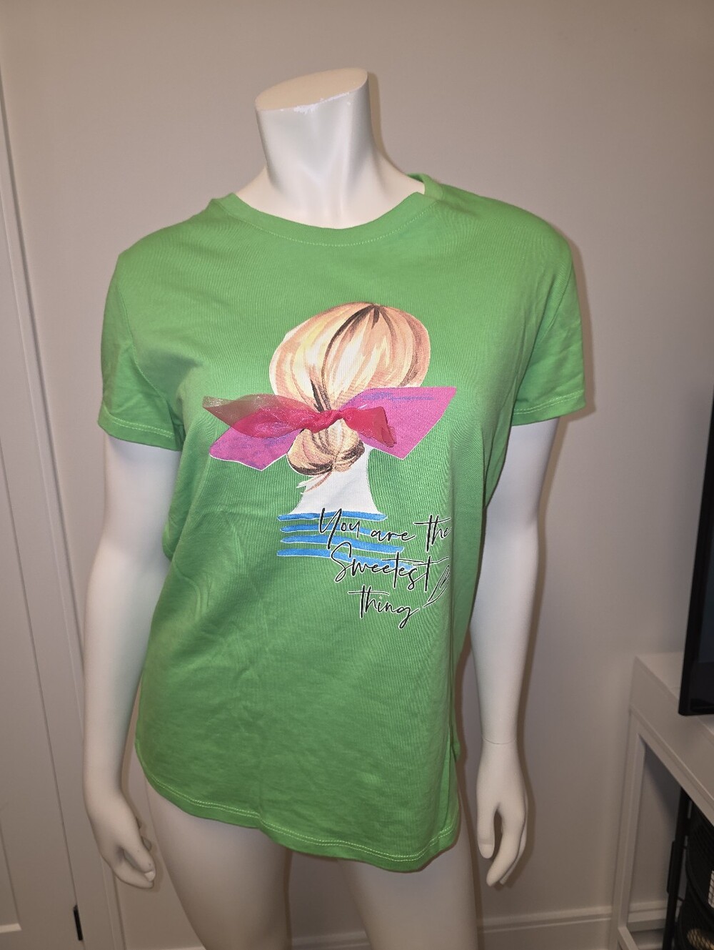 Lumina Fashion Brighg Green T-shirt with Pink Bow Graphic S - M Made In Italy